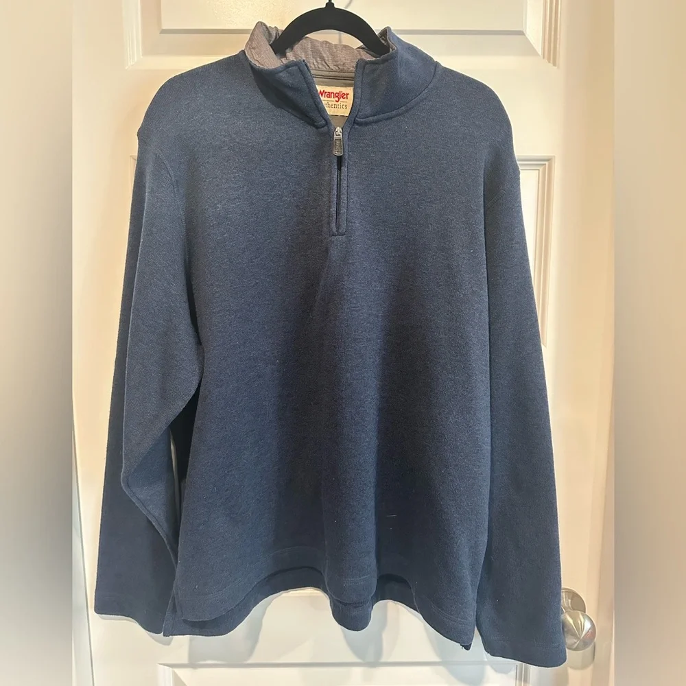 Wrangler Authentics Men’s Quarter Zip Pullover - EUC